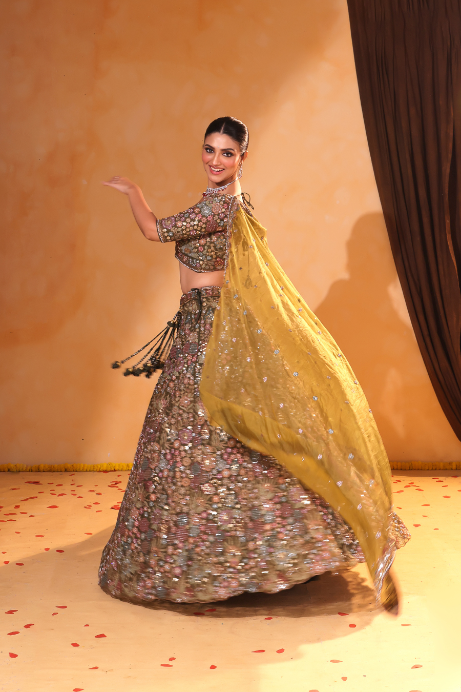 Sunehri Zari Banarasi Lehenga