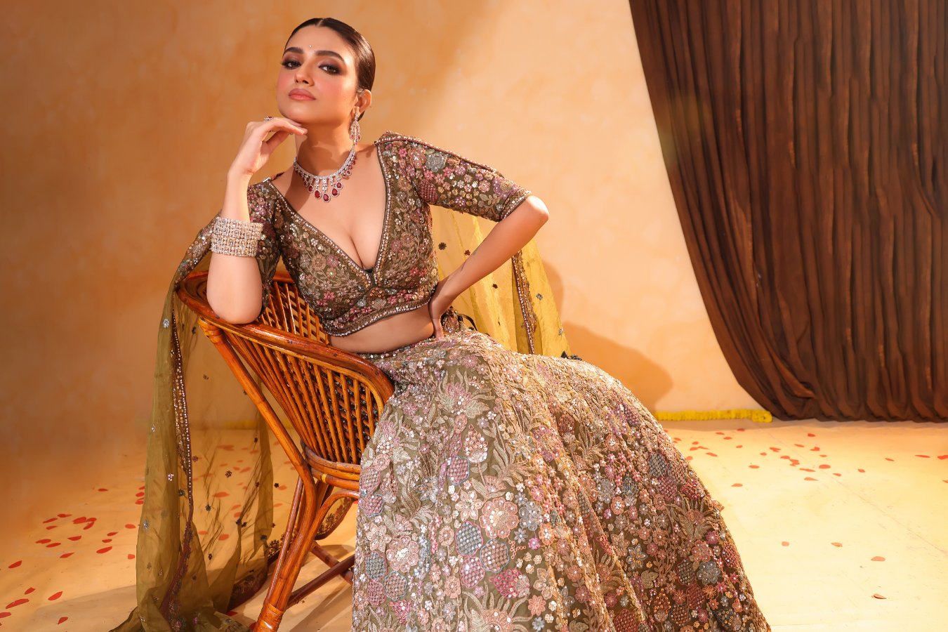 Sunehri Zari Banarasi Lehenga